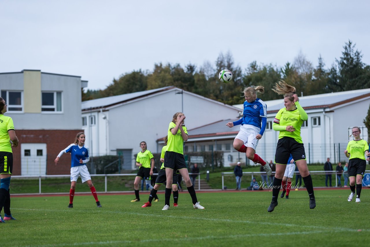 Bild 198 - B-Juniorinnen TSV Schoenberg - Holstein Kiel : Ergebnis: 0:23